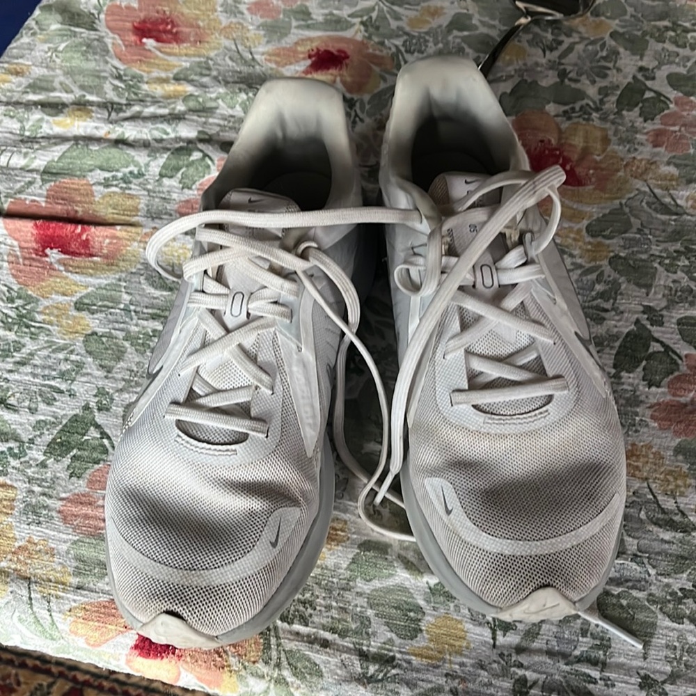 Nike Quest Running Shoes 8